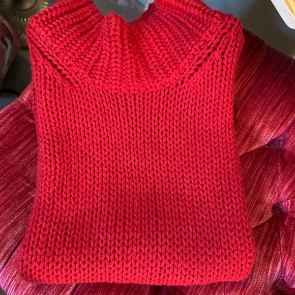 Next Era Red ❤️ knit 🧶 top - Picture 8 of 8